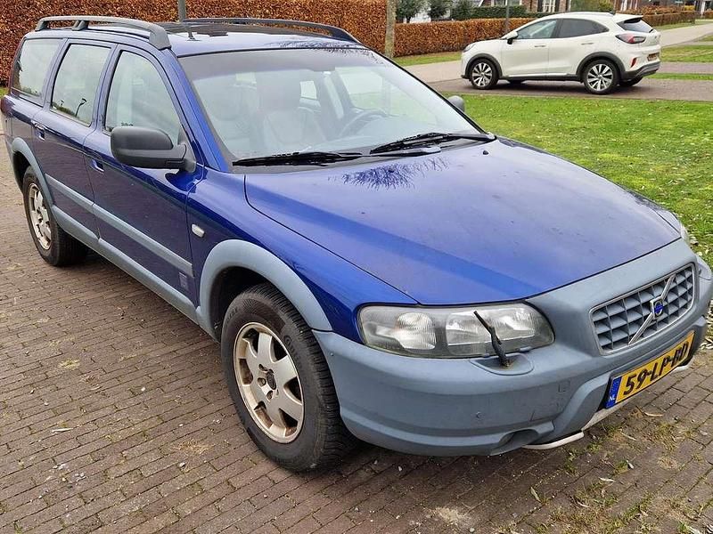 Blauw Gebruikt 2002 Volvo XC70 Stationwagen | € 3.500 (Eerlijke prijs) - Afbeelding 1/4