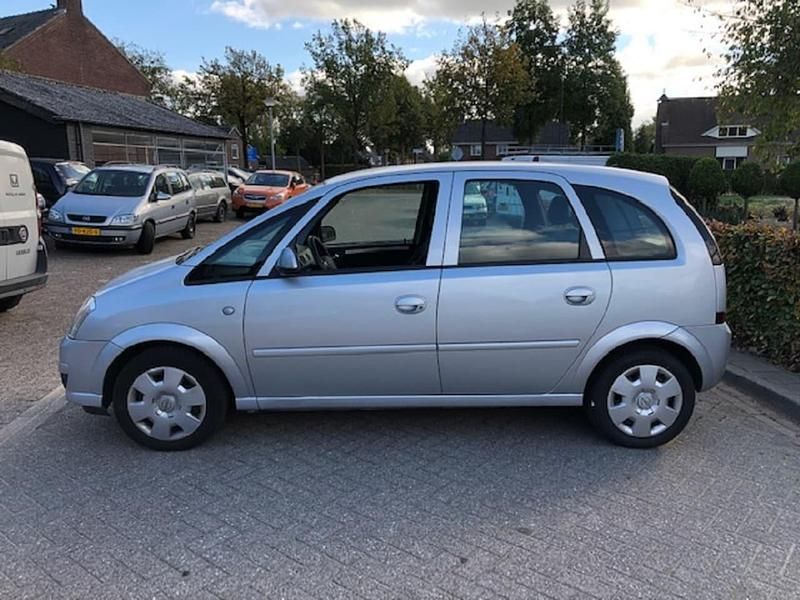 Grijs Gebruikt 2007 Opel Meriva Business MPV | € 1.495 - Afbeelding 1/4