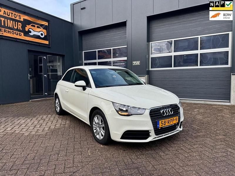 Wit Occasion 2012 Audi A1 Attraction Hatchback | € 7.250 (Eerlijke prijs) - Afbeelding 1/4
