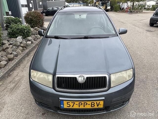 Grijs Gebruikt 2004 Skoda Fabia Ambiente Stationwagen | € 499 - Afbeelding 1/4