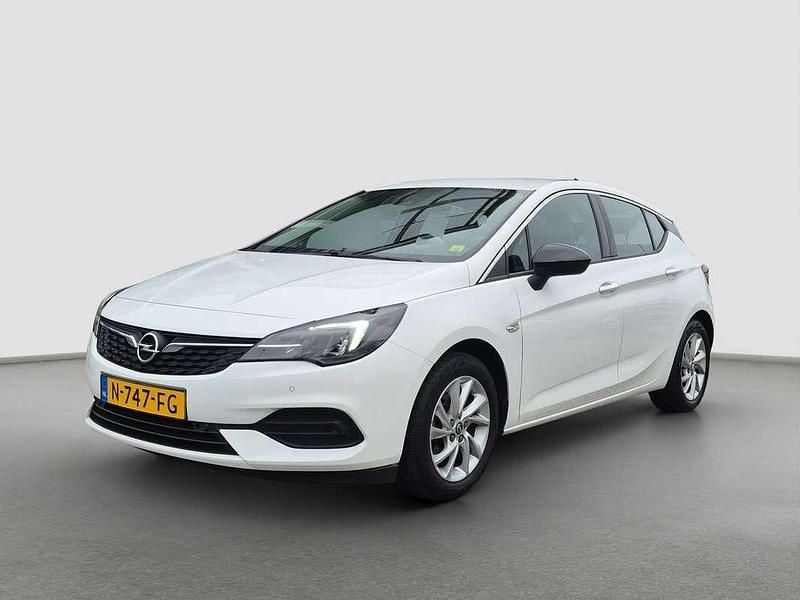 Wit Occasion 2021 Opel Astra Business Elegance Hatchback | € 13.900 (Eerlijke prijs) - Afbeelding 1/4