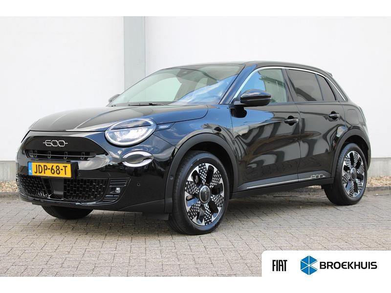 Zwart Gebruikt 2024 Fiat 600 La Prima SUV | € 28.895 (Duur) - Afbeelding 1/4