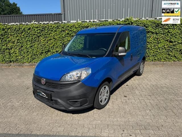 Blauw Gebruikt 2018 Fiat Doblò MPV | € 4.250 (Goede deal) - Afbeelding 1/4
