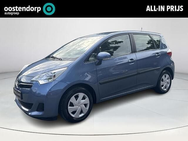 Blauw Gebruikt 2014 Toyota Verso-S Comfort MPV | € 11.949 (Eerlijke prijs) - Afbeelding 1/4