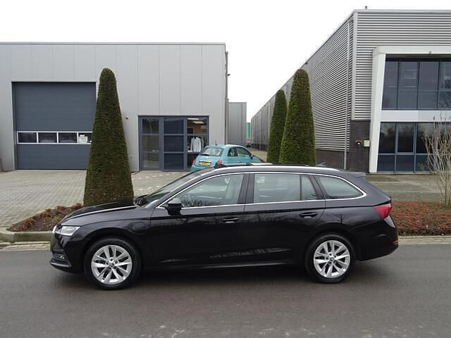 Occasion Skoda Octavia SportLine 150 PK (110 kW) 2022 Zwart (metallic) Stationwagen