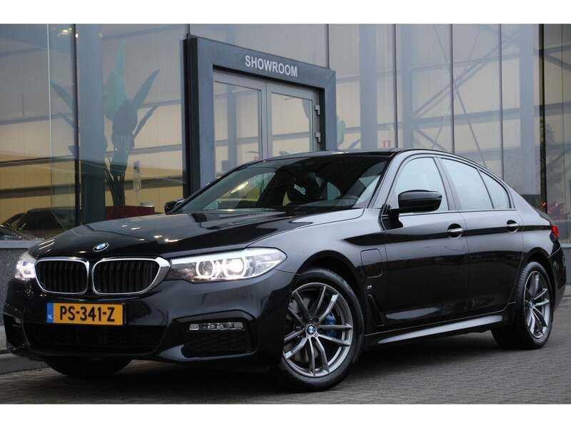 Zwart, metallic lak Gebruikt 2017 BMW 530 Executive Sedan | € 28.945 - Afbeelding 1/4