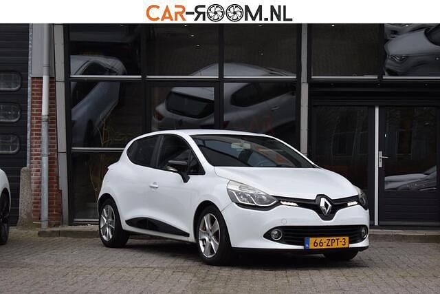 Wit Occasion 2013 Renault Clio IV Expression Hatchback | € 4.750 (Eerlijke prijs) - Afbeelding 1/4