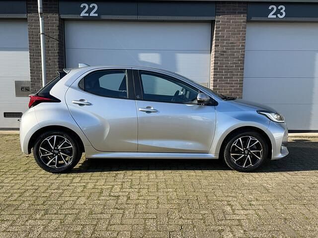 Occasion Toyota Yaris 93 PK (68 kW) 2022 Grijs Hatchback
