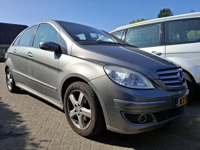 Grijs Gebruikt 2006 Mercedes B200 MPV | € 2.250 (Goede deal) - Afbeelding 1/4