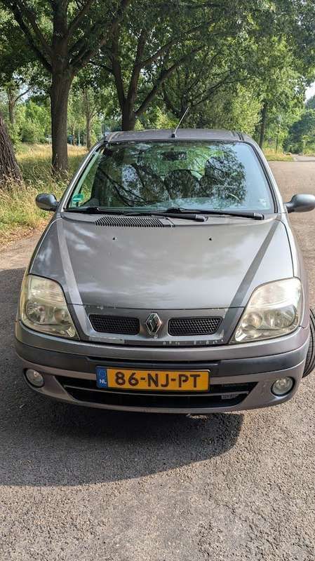 Grijs Gebruikt 2000 Renault Scénic MPV | € 1.250 (Eerlijke prijs) - Afbeelding 1/4