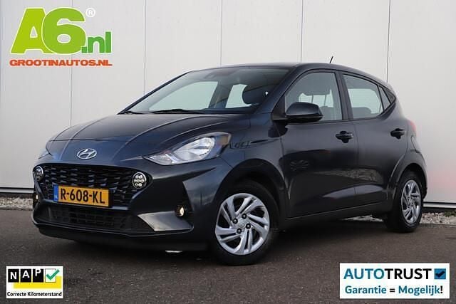 Grijs Gebruikt 2022 Hyundai i10 Comfort Hatchback | € 14.999 (Goede deal) - Afbeelding 1/4