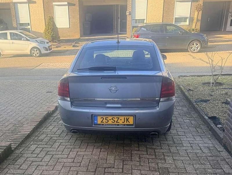 Occasion Opel Vectra Executive 155 PK (114 kW) 2006 Grijs Hatchback
