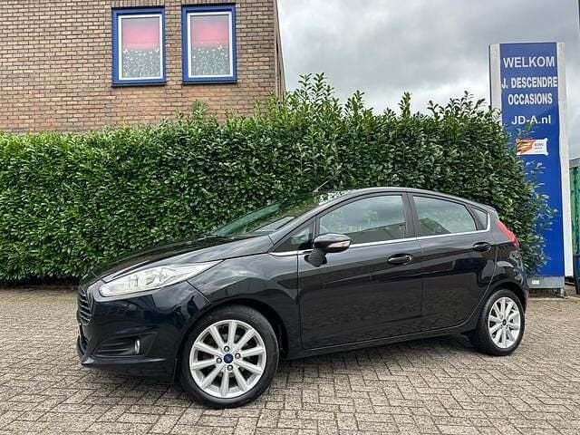 Zwart Gebruikt 2016 Ford Fiesta Titanium Hatchback | € 6.995 (Super prijs) - Afbeelding 1/4