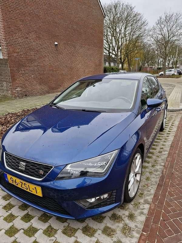 Blauw Occasion 2013 Seat Leon FR Hatchback | € 8.699 (Eerlijke prijs) - Afbeelding 1/4