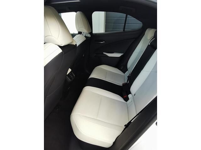 Occasion Lexus UX 250h Sport Line 184 PK (135 kW) 2019 Wit SUV