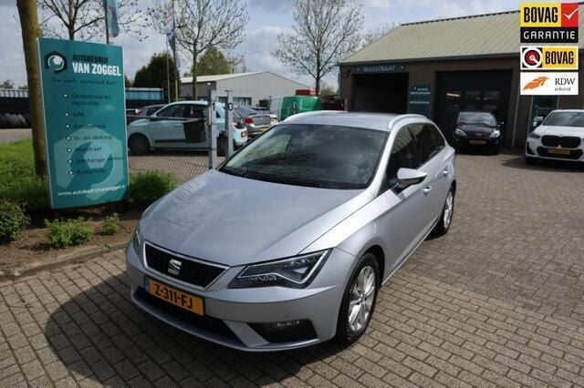 Grijs Gebruikt 2020 Seat Leon ST Stylance Stationwagen | € 15.995 (Goede deal) - Afbeelding 1/4