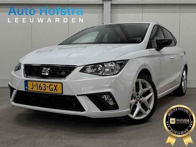 Wit (metallic) Occasion 2020 Seat Ibiza Business Hatchback | € 11.444 (Goede deal) - Afbeelding 1/4