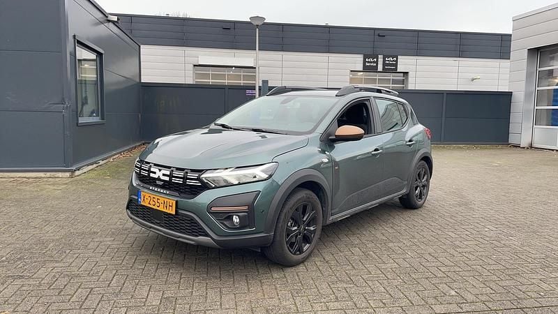 Groen Occasion 2024 Dacia Sandero Extreme Hatchback | € 19.945 (Iets duurder) - Afbeelding 1/4