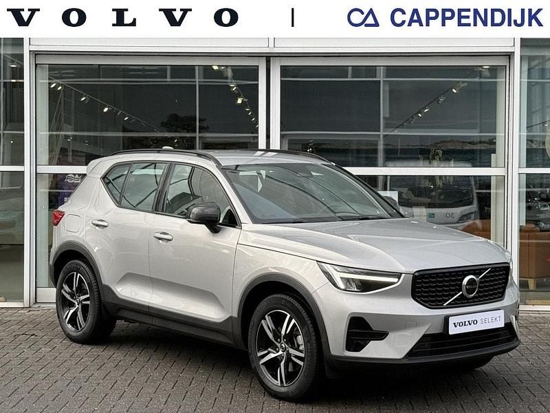 Suv Gebruikt 2025 Volvo XC40 Plus SUV | € 44.695 (Eerlijke prijs) - Afbeelding 1/4