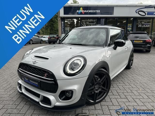 Wit, metallic lak Gebruikt 2020 Mini John Cooper Works Hatchback | € 31.950 (Eerlijke prijs) - Afbeelding 1/4