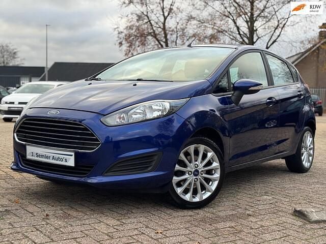 Blauw Gebruikt 2014 Ford Fiesta Titanium Hatchback | € 7.499 (Eerlijke prijs) - Afbeelding 1/4