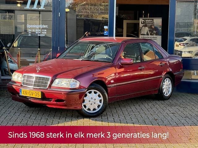 Rood Occasion 1999 Mercedes C200 Sedan | € 8.990 - Afbeelding 1/4