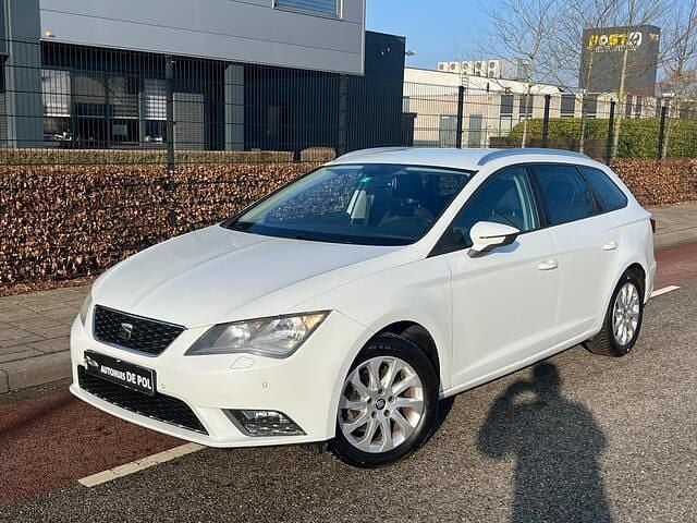 Overige Occasion 2015 Seat Leon ST Stationwagen | € 9.995 (Super prijs) - Afbeelding 1/4