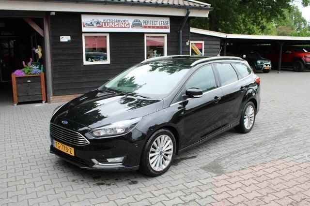Zwart, metallic lak Gebruikt 2018 Ford Focus Titanium Stationwagen | € 9.950 (Super prijs) - Afbeelding 1/4