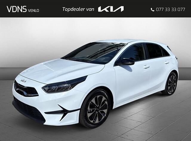 Wit Nieuw 2025 Kia Ceed 4 Hatchback | € 31.900 (Duur) - Afbeelding 1/4