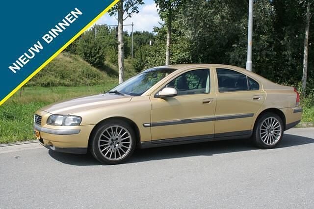 Geel Gebruikt 2001 Volvo S60 Sedan | € 649 (Goede deal) - Afbeelding 1/4