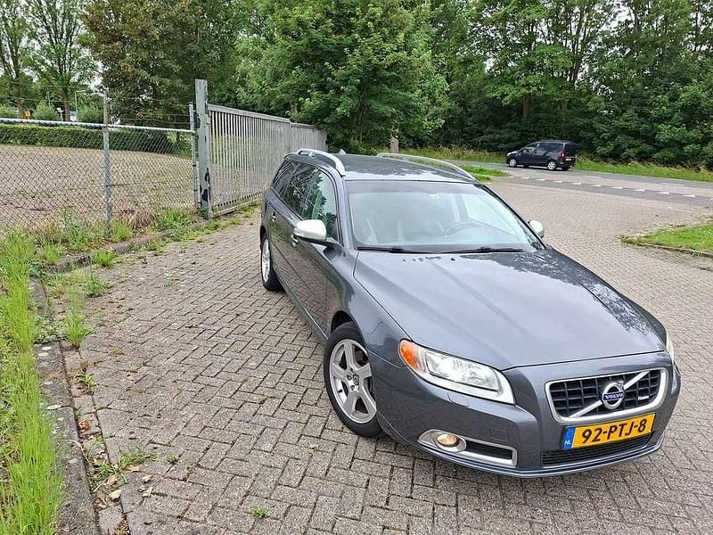 Grijs Gebruikt 2011 Volvo V70 Stationwagen | € 5.000 (Super prijs) - Afbeelding 1/4