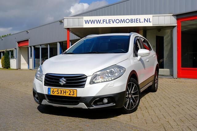 Wit Gebruikt 2013 Suzuki SX4 S-Cross SUV | € 9.450 (Eerlijke prijs) - Afbeelding 1/4
