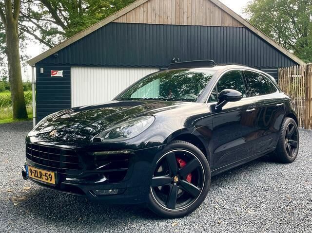Zwart Gebruikt 2015 Porsche Macan Turbo SUV | € 34.850 (Iets duurder) - Afbeelding 1/4