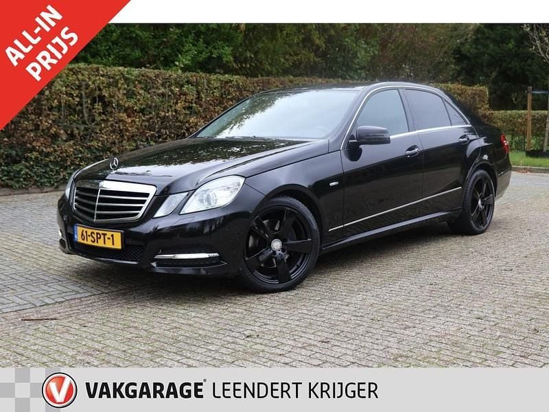 Sedan Gebruikt 2011 Mercedes E200 Avantgarde Sedan | € 9.950 (Eerlijke prijs) - Afbeelding 1/4
