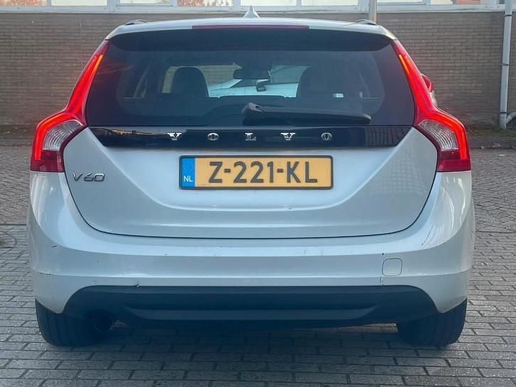 Occasion 2012 Volvo V60 Stationwagen | € 4.450 (Eerlijke prijs) - Afbeelding 1/4