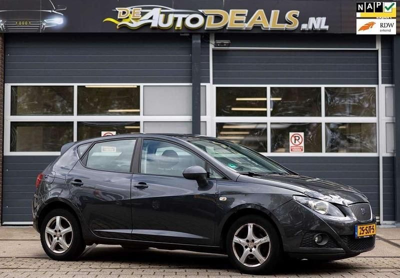 Grijs Gebruikt 2012 Seat Ibiza Ecomotive Hatchback | € 1.999 (Goede deal) - Afbeelding 1/4