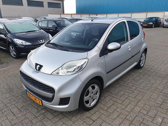 Occasion Peugeot 107 68 PK (50 kW) 2012 Grijs Hatchback