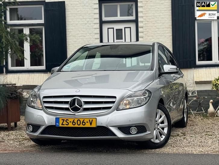 Occasion Mercedes B180 Prestige 122 PK (89 kW) 2013 Grijs MPV