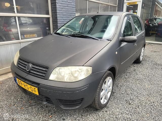 Grijs Gebruikt 2005 Fiat Punto Dynamic Hatchback | € 599 (Goede deal) - Afbeelding 1/4