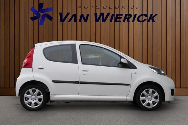 Occasion Peugeot 107 68 PK (50 kW) 2011 Wit Hatchback