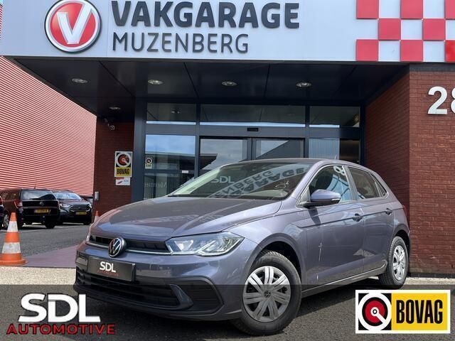 Grijs Gebruikt 2022 VW Polo Comfortline Hatchback | € 16.945 (Goede deal) - Afbeelding 1/4