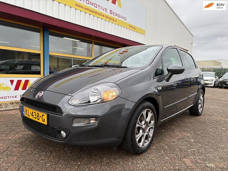 Grijs Gebruikt 2016 Fiat Punto Lounge Hatchback | € 6.250 (Eerlijke prijs) - Afbeelding 1/4