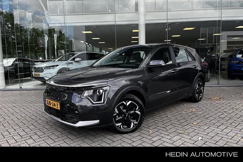 Grijs Gebruikt 2024 Kia e-Niro Light SUV | € 29.295 (Super prijs) - Afbeelding 1/4