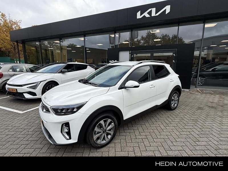 Wit Gebruikt 2024 Kia Stonic SUV | € 22.880 (Eerlijke prijs) - Afbeelding 1/4