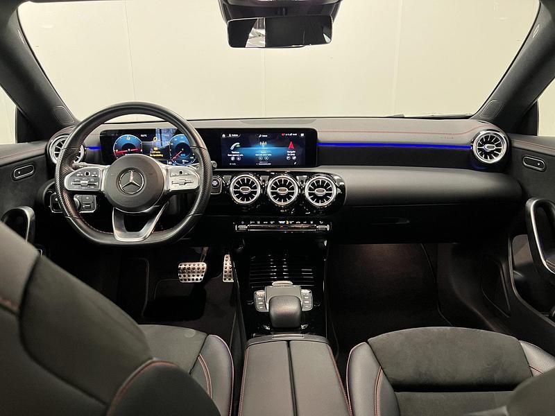 Occasion Mercedes CLA250 Shooting Brake AMG line 161 PK (118 kW) 2020 Zwart Stationwagen