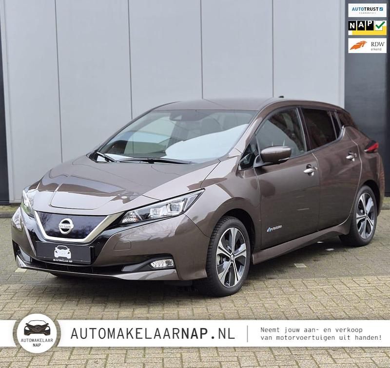 Bruin Occasion 2019 Nissan Leaf Tekna Hatchback | € 11.995 (Super prijs) - Afbeelding 1/4