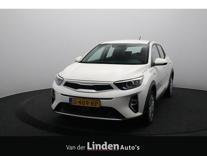 Wit Occasion 2023 Kia Stonic Comfort SUV | € 15.950 (Super prijs) - Afbeelding 1/4