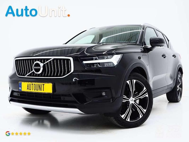 Zwart (metallic) Occasion 2021 Volvo XC40 Inscription SUV | € 26.840 (Goede deal) - Afbeelding 1/4