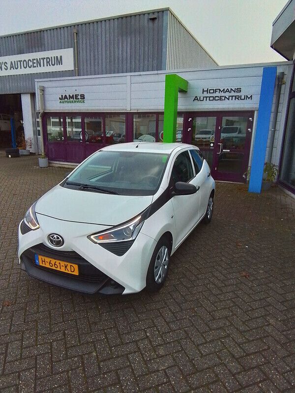 Wit Gebruikt 2020 Toyota Aygo Hatchback | € 11.999 (Eerlijke prijs) - Afbeelding 1/4