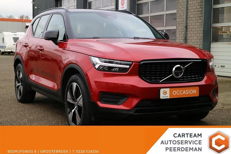 Rood Occasion 2021 Volvo XC40 R-Design SUV | € 29.590 - Afbeelding 1/4
